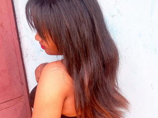 CiciahhBella live cam model at XLoveCam