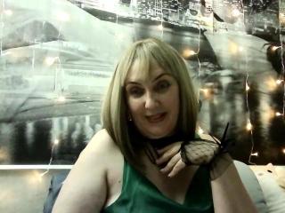 Watch CarlySweetie live on cam on XLoveCam