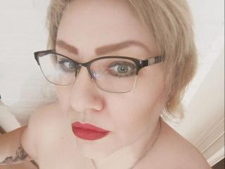 AngelinaGlam live cam model at XLoveCam