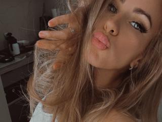 AngelinaVinnie Webcam Porno Live - Photo 5/12