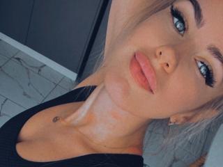 AngelinaVinnie Webcam Porno Live - Photo 4/12