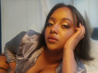 ValeskaWalker live cam model at XLoveCam