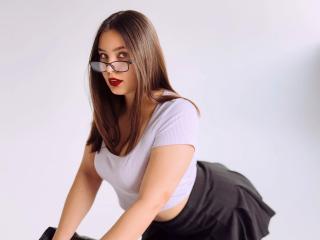 Stephanies-hot live cam model at XLoveCam