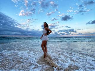 TinaMart live cam model at XLoveCam