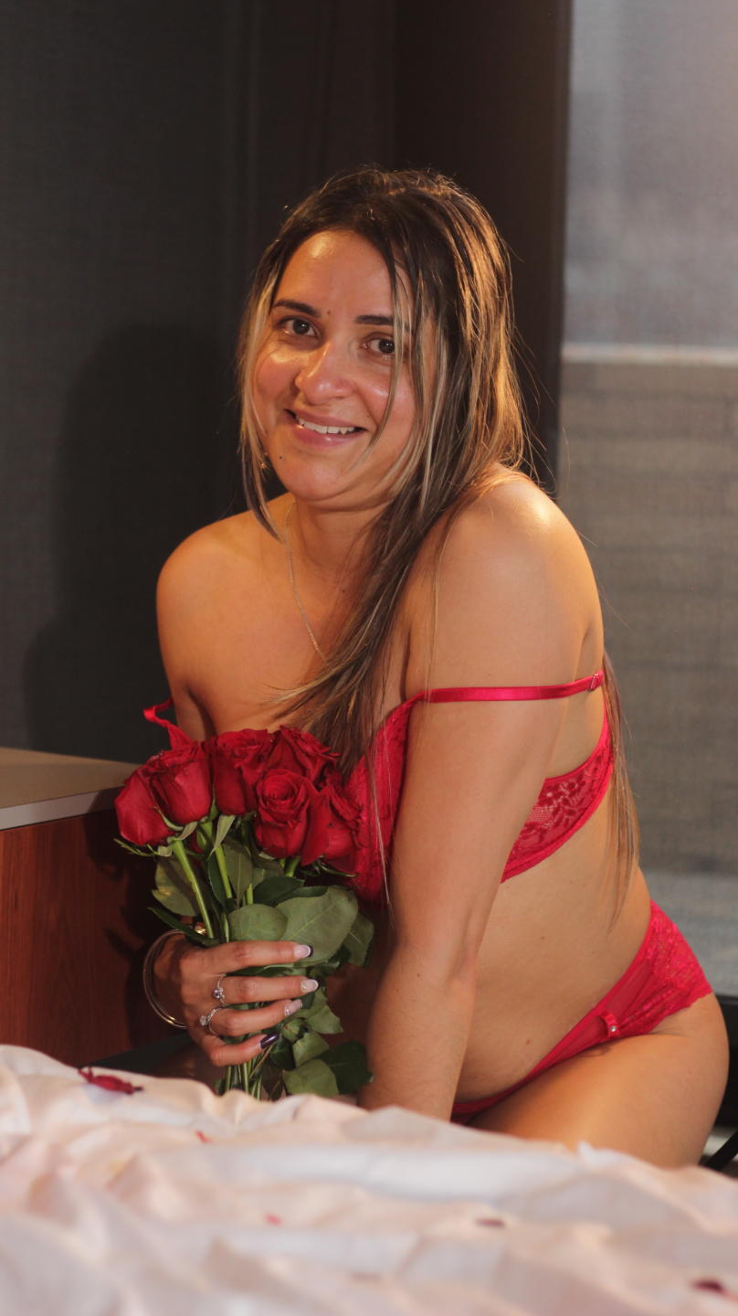 webcam model LianaWest from XloveCam webcam model LianaWest from XloveCam