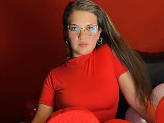 AuroraCou live cam model at XLoveCam