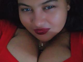 IsabellaCollinns live cam model at XLoveCam