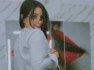 Ateneah live cam model at XLoveCam