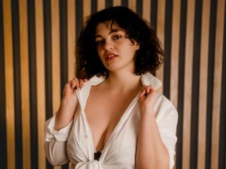 CurlyVixen live cam model at XLoveCam