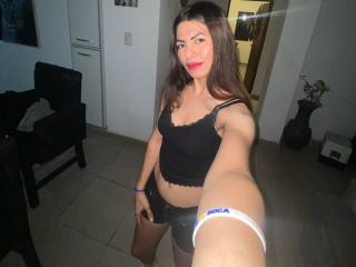 DaianaHottie69 live cam model at XLoveCam