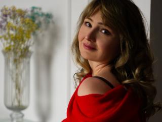 JustineFlirt live cam model at XLoveCam