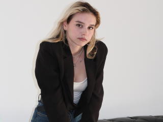 EmelyHailey Boobs Liveshow - Photo 21/21