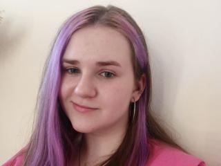 Azalia live cam model at XLoveCam