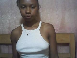 Meltinah live cam model at XLoveCam