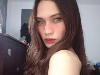 AmberH live cam model at XLoveCam