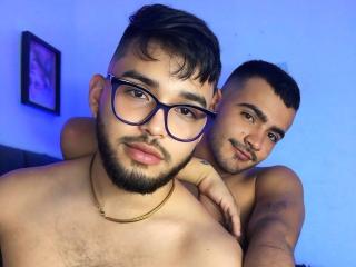 RandomGairysGuys live cam model at XLoveCam