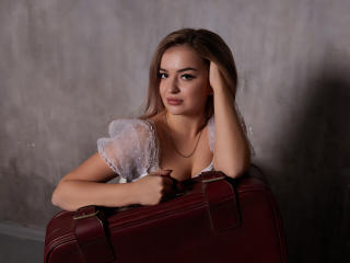 EvaAdderiy live cam model at XLoveCam