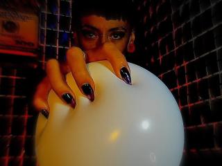 DominaVivi Amateur Live Cam - Photo 12/21