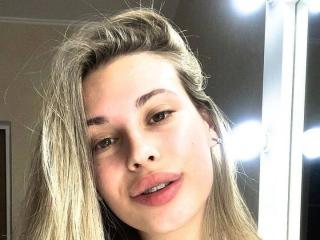 MoonriseGoddessx-hot live cam model at XLoveCam