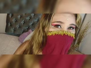 SalmaAzaman Blowjob XXX Cams - Photo 18/21