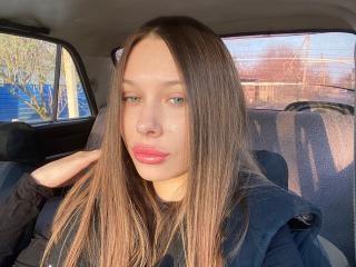 ElsaSexxy live cam model at XLoveCam