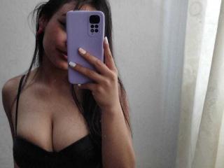 ElisaTurner Boobs Liveshow - Photo 13/18