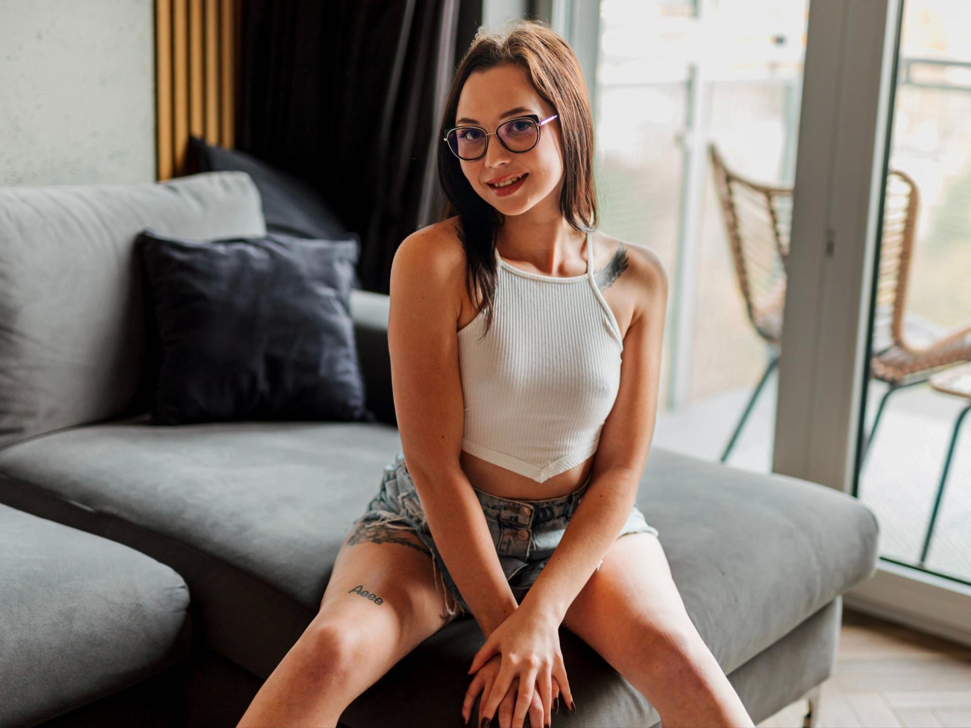 webcam model KlaraBest-hot from XloveCam webcam model KlaraBest-hot from XloveCam