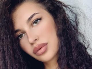 LilyRobin live cam model at XLoveCam
