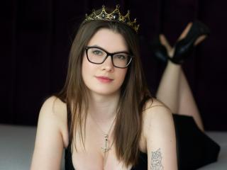 Watch  CarolineRose live on XLoveCam