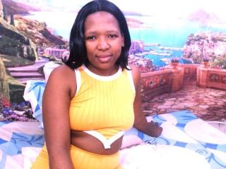 EbonyLusie live cam model at XLoveCam