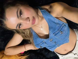 ArianaBellee Webcam Porno Live - Photo 8/21