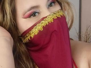 SalmaAzaman Blowjob XXX Cams - Photo 12/21