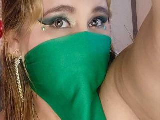 SalmaAzaman Blowjob XXX Cams - Photo 11/21