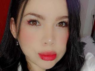 SalomeFoxter live cam model at XLoveCam