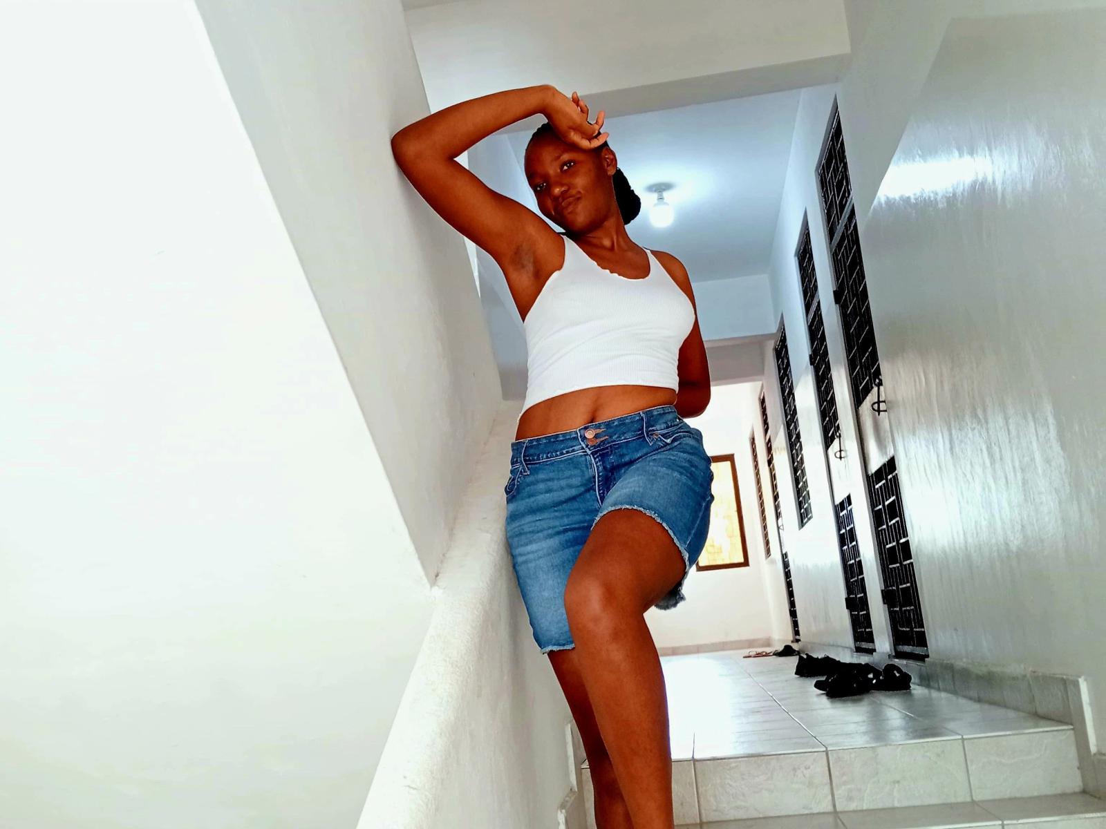 Elise-hot — live cam photo 2