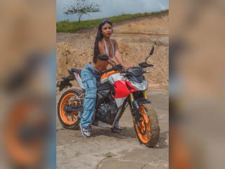 LiliMiiller Anal en Webcam Live - Photo 14/18