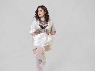YoureGift live cam model at XLoveCam