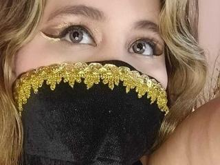 SalmaAzaman Blowjob XXX Cams - Photo 7/21