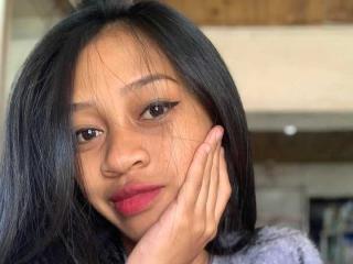 Lunahkim live cam model at XLoveCam