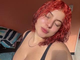 RoseDijon live cam model at XLoveCam