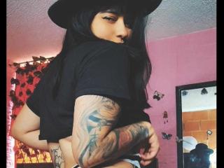 Photo of scarletdeepthoat69