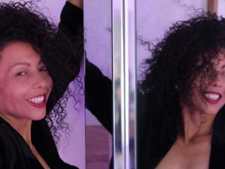 BrendaLive live cam model at XLoveCam