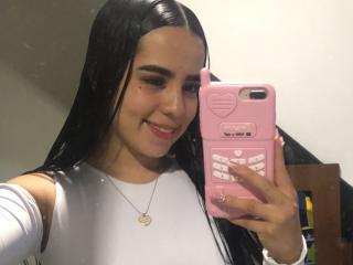 AlanaReyes Webcam Porno Live - Photo 18/21