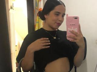 AlanaReyes Webcam Porno Live - Photo 17/21