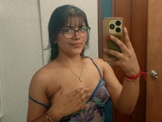 EmilyRobeerts Boobs Liveshow - Photo 7/21