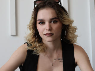 EmelyHailey Boobs Liveshow - Photo 16/21