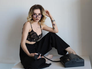 EmelyHailey Boobs Liveshow - Photo 13/21