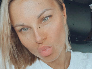 BelleLisaG Live Cam Porn - Photo 7/21