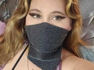 SalmaAzaman Blowjob XXX Cams - Photo 5/21