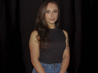 BeautyBellaX live cam model at XLoveCam